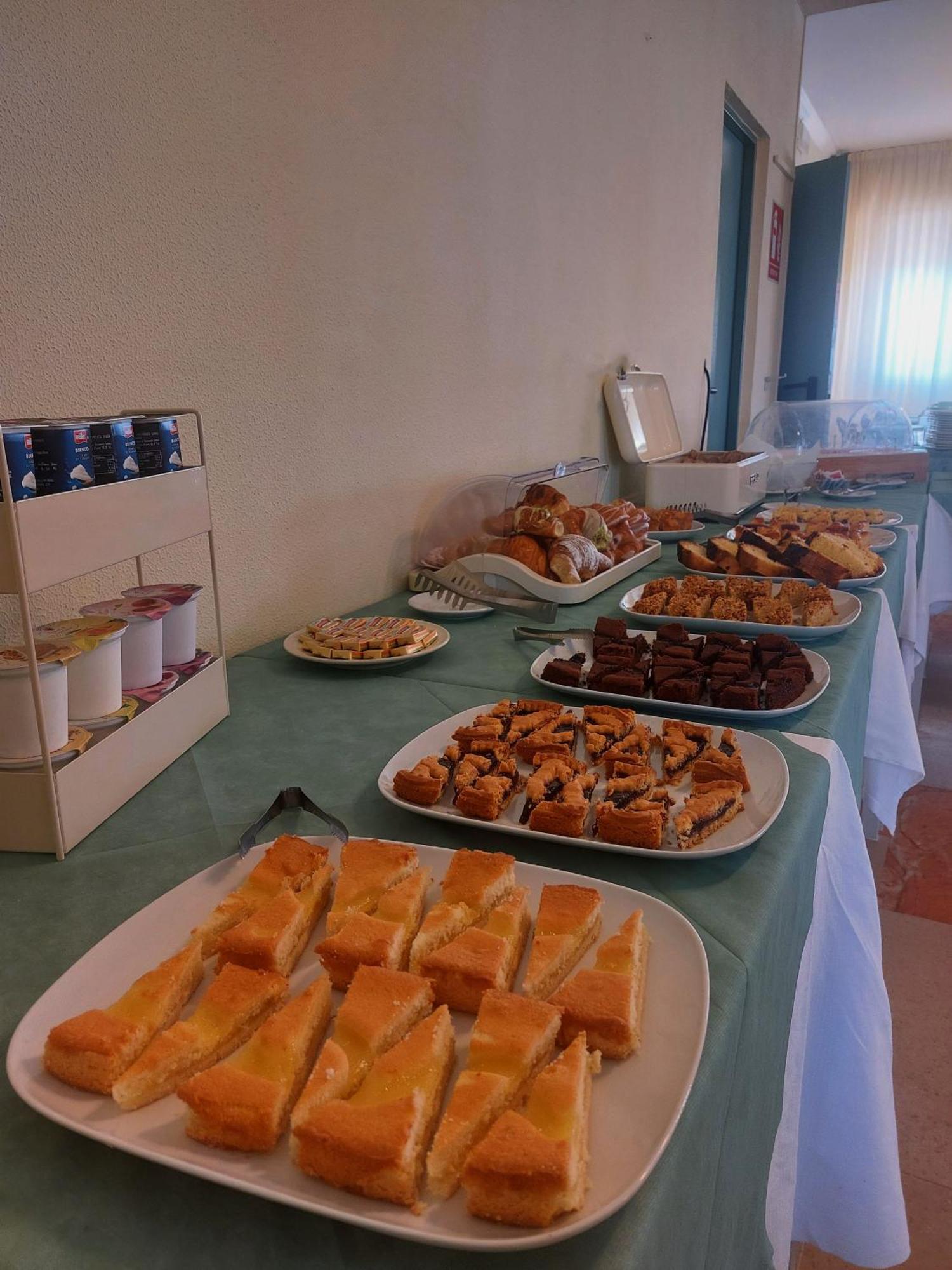 Hotel Laurin Lido di Camaiore Buitenkant foto